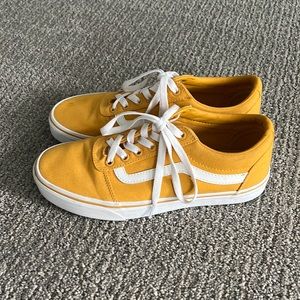 Women’s Vans size 9